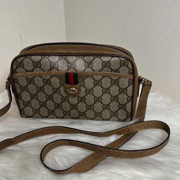 💯Authentic Preloved Gucci crossbody bag w/ Cherryline🍀 - Picture 6 of 14